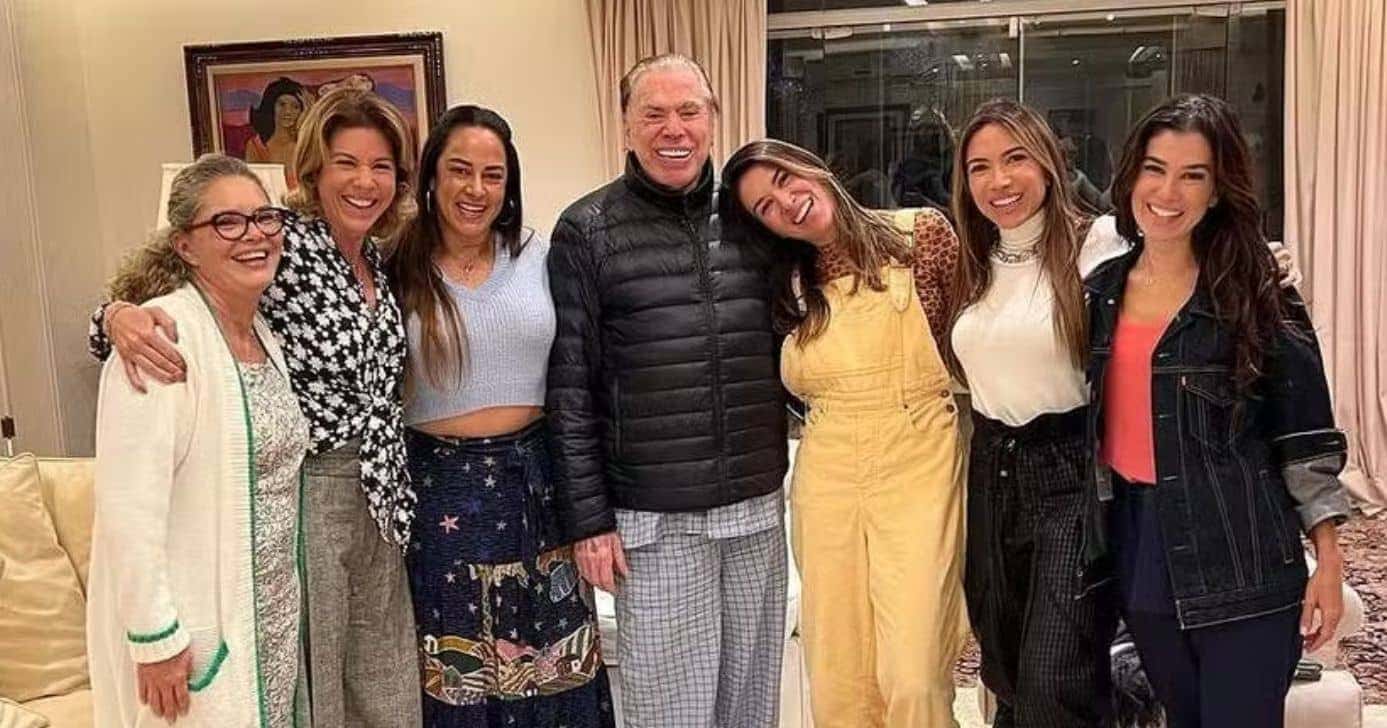 Silvio Santos com as seis filhas, Cintia, Daniela, Silvia, Rebeca, Patricia e Renata (Foto: Reprodução/ Instagram)