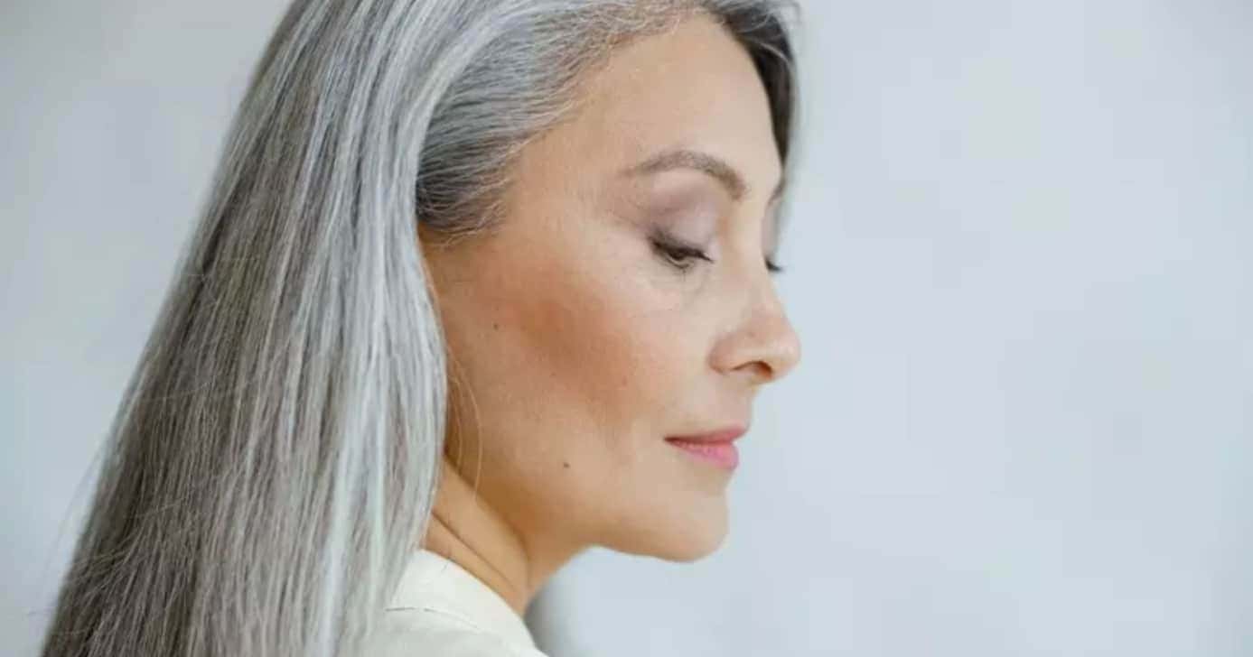 Tonalizante escurece o cabelo branco - Foto: Internet