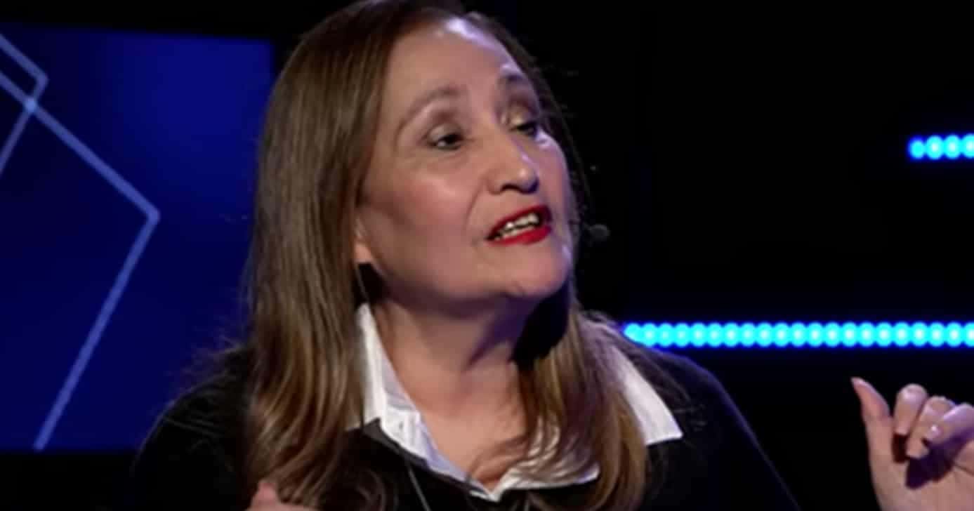 Sonia Abrão se surpreende e dispara para apresentadora ao vivo: "Tudo mentira" (Foto: Reprodução/ YouTube)