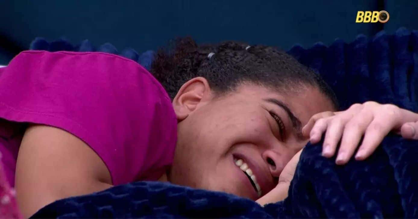Milena caiu no choro após atendimento médico (Foto: Reprodução/ Internet)