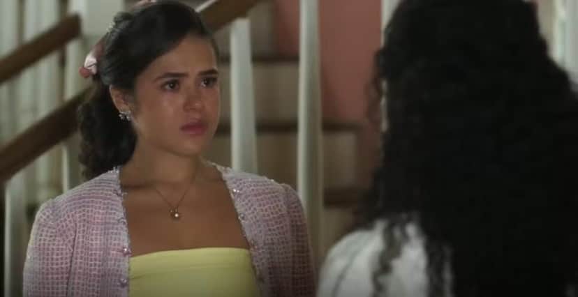 Sem piedade, Bia bate de frente com Beatriz, sua grande rival na novela (Foto: Reprodução/ TV Globo) Sem piedade, Bia bate de frente com Beatriz, sua grande rival na novela (Foto: Reprodução/ TV Globo)