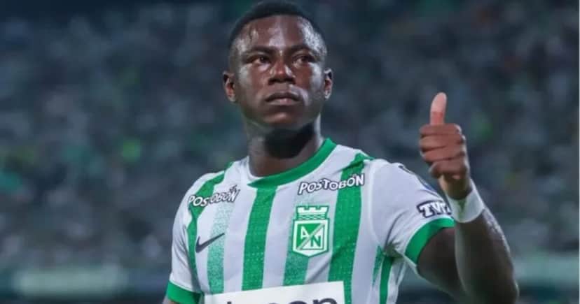 Marino Hinestroza com a camisa do Atlético Nacional. Foto/Reprodução: vizzor image Marino Hinestroza com a camisa do Atlético Nacional. Foto/Reprodução: vizzor image