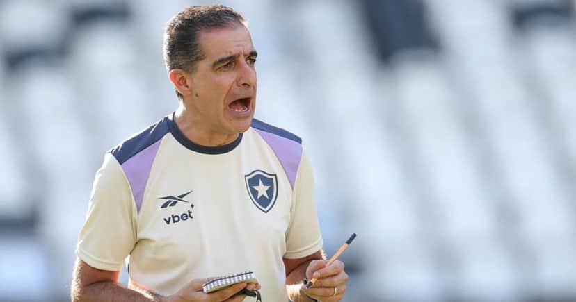 Renato Paiva pode ganhar super reforço no Botafogo (Foto: Vitor Silva/Botafogo) Renato Paiva pode ganhar super reforço no Botafogo (Foto: Vitor Silva/Botafogo)