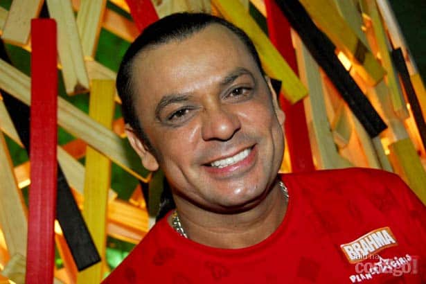 Frank Aguiar está de namorada nova (Foto: Reprodução) Frank Aguiar está de namorada nova (Foto: Reprodução)