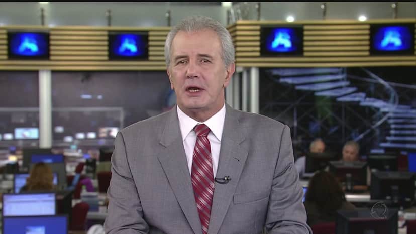 Celso Freitas comanda o “Jornal da Record”