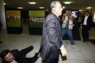Danilo apanha no Senado