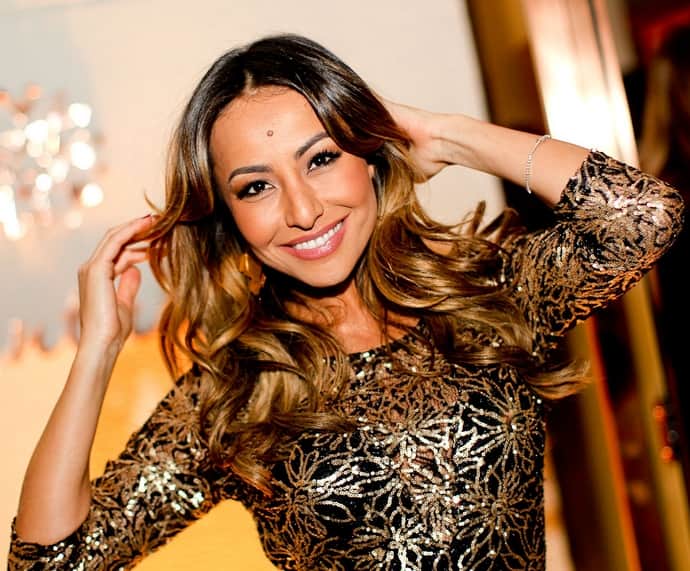 Sabrina teria feito acerto com a Record, apresentadora pode ser fixada no "Domingo da Gente" Sabrina teria feito acerto com a Record, apresentadora pode ser fixada no "Domingo da Gente"