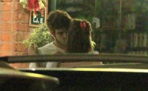 Pintou o amor entre eles! Pintou o amor entre eles!