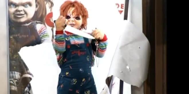 "Chuck" vence "Menina Fantasma" no canal do SBT no YouTube "Chuck" vence "Menina Fantasma" no canal do SBT no YouTube