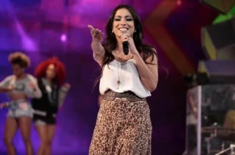 Anitta fala sobre gravar como apresentadora Anitta fala sobre gravar como apresentadora