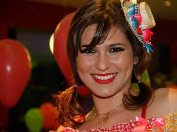 Lívia comandará festa no SBT Lívia comandará festa no SBT