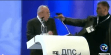 Por sorte, escapou da morte Por sorte, escapou da morte