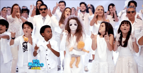 Um dos pontos altos da vinheta do SBT foi o olhar de Maísa para a menina fantasma Um dos pontos altos da vinheta do SBT foi o olhar de Maísa para a menina fantasma