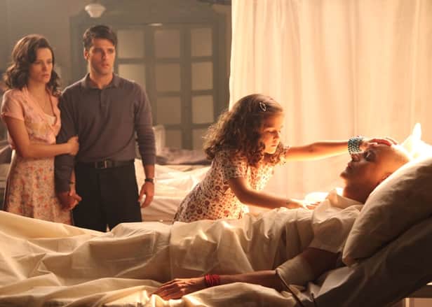 “Joia Rara”: Pérola visita Tenpa no hospital e, diante dela, ele acorda. “Joia Rara”: Pérola visita Tenpa no hospital e, diante dela, ele acorda.