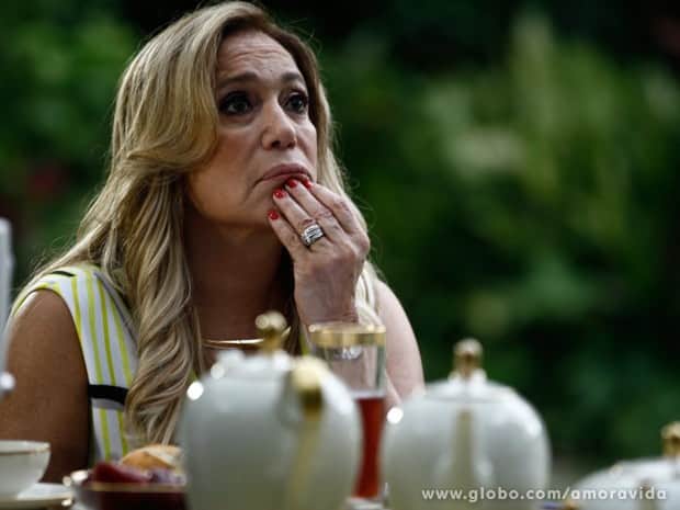 Pilar fica chocada com revelações de Maciel! Pilar fica chocada com revelações de Maciel!
