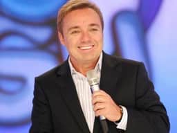 Hoje no seu aniversário, Gugu pode escolher ir para a Band ou SBT