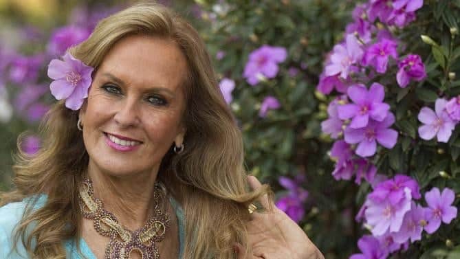 Helô Pinheiro,a Garota de Ipanema, confessa ter traído o marido com Roberto Carlos (Foto: Divulgação) Helô Pinheiro,a Garota de Ipanema, confessa ter traído o marido com Roberto Carlos (Foto: Divulgação)