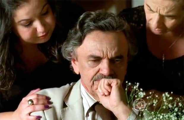 Mariana Xavier, José Dumont e Tuna Dwek num dos melhores núcleos paralelos de “I Love Paraisópolis'' (Foto: Reprodução/Globo) Mariana Xavier, José Dumont e Tuna Dwek num dos melhores núcleos paralelos de “I Love Paraisópolis'' (Foto: Reprodução/Globo)