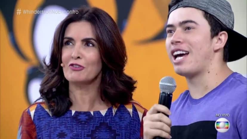 O Youtuber Whindersson Nunes com a apresentadora Fátima Bernardes no "Encontro" (Foto: Divulgação) O Youtuber Whindersson Nunes com a apresentadora Fátima Bernardes no "Encontro" (Foto: Divulgação)