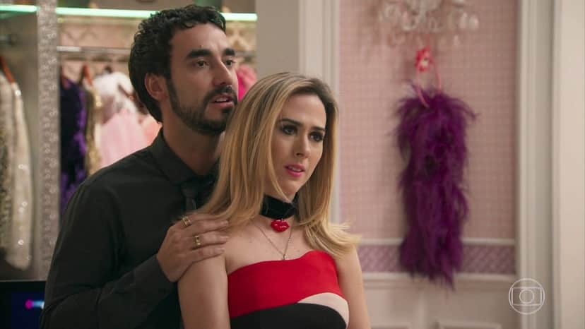 Leozinho (Gabriel Godoy) e Fedora (Tatá Werneck) em cena de "Haja Coração" (Foto: Reprodução/Globo) Leozinho (Gabriel Godoy) e Fedora (Tatá Werneck) em cena de "Haja Coração" (Foto: Reprodução/Globo)