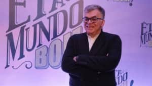 Walcyr Carrasco no lançamento de "Êta Mundo Bom" (Foto: Globo/Paulo Belote) Walcyr Carrasco no lançamento de "Êta Mundo Bom" (Foto: Globo/Paulo Belote)