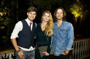 Léo (Rafael Vitti), Diana (Alinne Moraes) e Gui (Vladimir Brichta) em "Rock Story" (Foto: Globo/César Alves) Léo (Rafael Vitti), Diana (Alinne Moraes) e Gui (Vladimir Brichta) em "Rock Story" (Foto: Globo/César Alves)