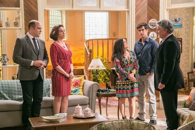 Francesca (Marisa Orth), Shirlei (Sabrina Petraglia), Felipe (Marcos Pitombo), Guido (Werner Schunemann) e Rodrigo (Paulo Tiefenthaler) (Foto: Globo/Paulo Belote) Francesca (Marisa Orth), Shirlei (Sabrina Petraglia), Felipe (Marcos Pitombo), Guido (Werner Schunemann) e Rodrigo (Paulo Tiefenthaler) (Foto: Globo/Paulo Belote)