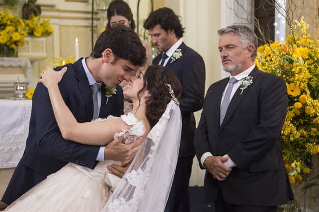 http://tvfoco.uai.com.br/wp-content/uploads/2015/05/Daniela-Mercury.jpg