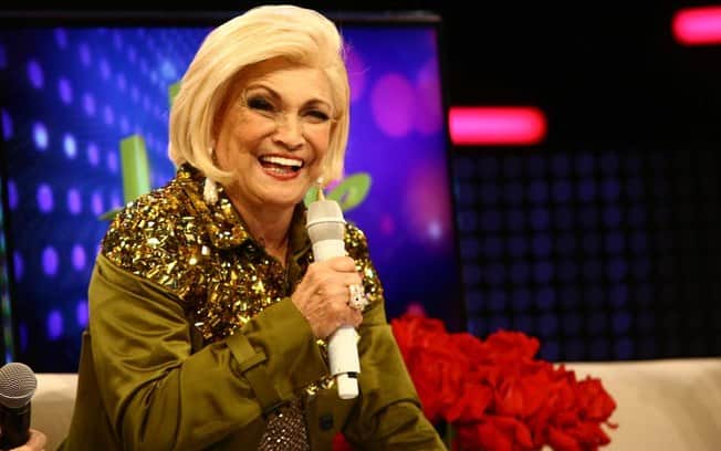 Apresentadora de muitos anos do SBT, Hebe Camargo volta e manda recado pra Silvio Santos. Foto: Reprodução Apresentadora de muitos anos do SBT, Hebe Camargo volta e manda recado pra Silvio Santos. Foto: Reprodução