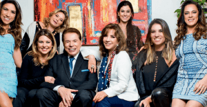 Silvio Santos, a esposa Íris, e as seis filhas (Foto: Rogério Pallatta) Silvio Santos, a esposa Íris, e as seis filhas (Foto: Rogério Pallatta)