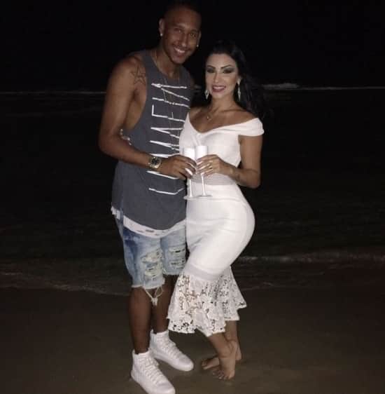 Jenny Miranda está num relacionamento sério com o jogador Artur Jesus (Foto: divulgação) Jenny Miranda está num relacionamento sério com o jogador Artur Jesus (Foto: divulgação)
