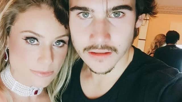 O ator Nicolas Prattes e sua mãe Giselle Prattes (Foto: Divulgação) O ator Nicolas Prattes e sua mãe Giselle Prattes (Foto: Divulgação)