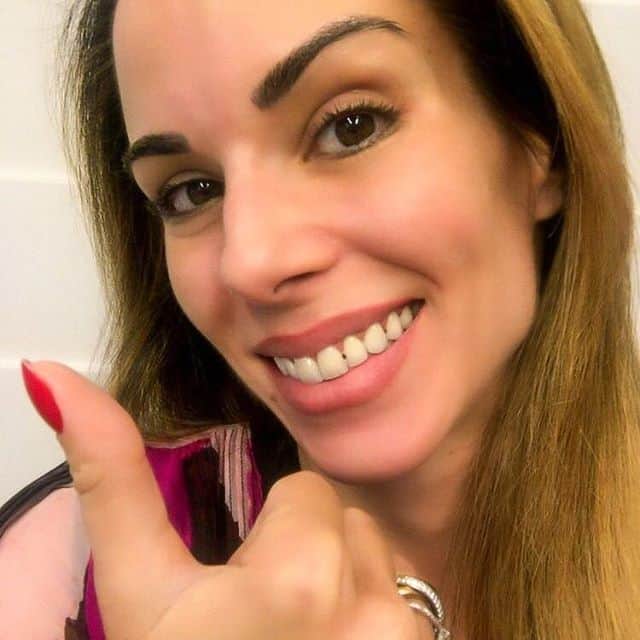 Ana Furtado imita Katy Perry e posta foto com sujeira no dente Foto: Reprodução Ana Furtado imita Katy Perry e posta foto com sujeira no dente Foto: Reprodução