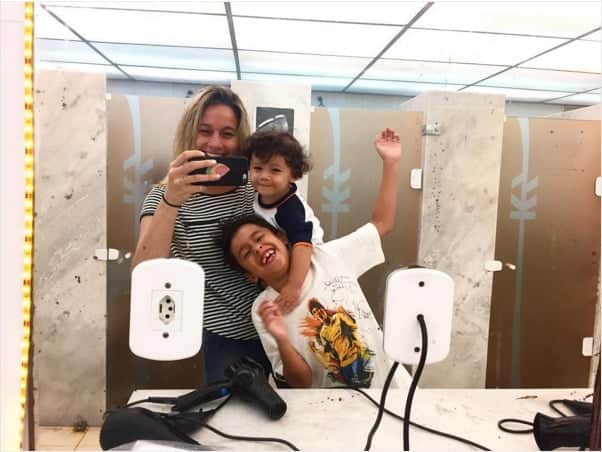 Fernanda Gentil recebe elogios de fãs ao postar foto com filhos (Foto: Reprodução) Fernanda Gentil recebe elogios de fãs ao postar foto com filhos (Foto: Reprodução)