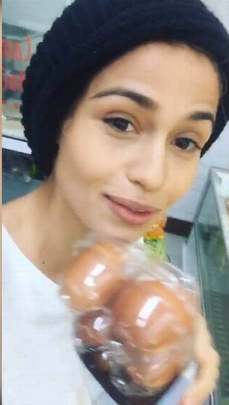Nanda Costa se disfarça e se diverte dentro do supermercado (Foto: Reprodução) Nanda Costa se disfarça e se diverte dentro do supermercado (Foto: Reprodução)