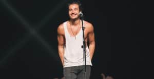 O famoso cantor ,Tiago Iorc está sendo acusado de estrelismo pelos fãs (Foto: Divulgação) O famoso cantor ,Tiago Iorc está sendo acusado de estrelismo pelos fãs (Foto: Divulgação)