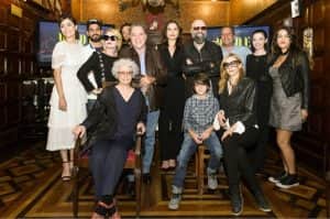 Elenco, direção e autores de 'Vade Retro' (Foto: Globo/Ramón Vasconcelos) Elenco, direção e autores de 'Vade Retro' (Foto: Globo/Ramón Vasconcelos)