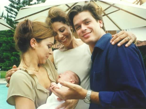 Eduarda (Gabriela Duarte), Virgínia (Ângela Vieira) e Marcelo (Fábio Assunção). na novela Por Amor (Foto: TV Globo) Eduarda (Gabriela Duarte), Virgínia (Ângela Vieira) e Marcelo (Fábio Assunção). na novela Por Amor (Foto: TV Globo)