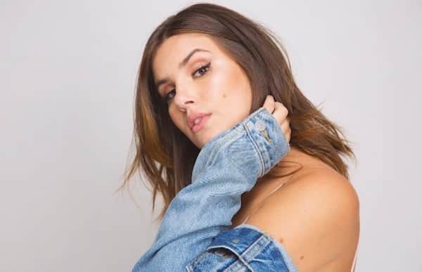 A atriz Camila Queiroz. A atriz Camila Queiroz.