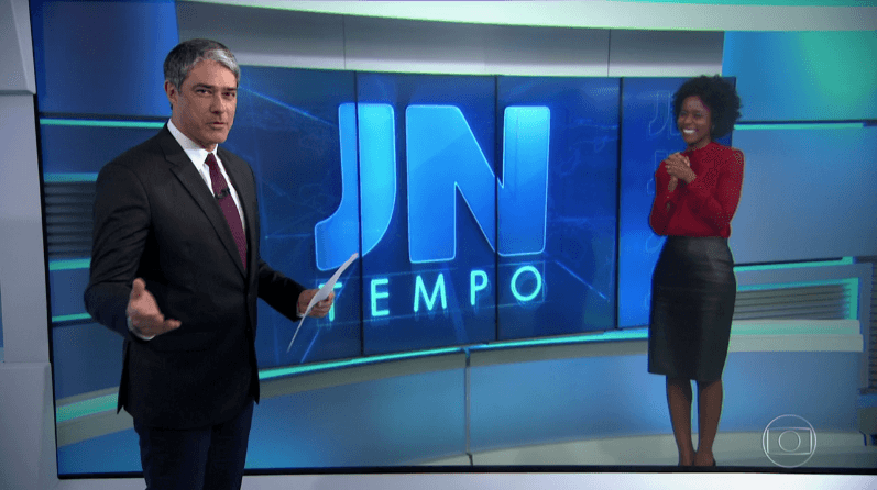 William Bonner e Maju Coutinho no "Jornal Nacional" (Foto: Reprodução/Globo) William Bonner e Maju Coutinho no "Jornal Nacional" (Foto: Reprodução/Globo)