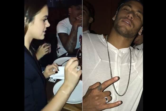 Bruna Marquezine e Neymar surgem usando aliança diferente e chamam a atenção Bruna Marquezine e Neymar surgem usando aliança diferente e chamam a atenção