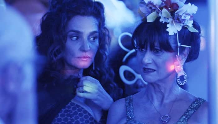 Cândida (Gisele Fróes) e Edinalva (Zezé Polessa) em cena de "A Força do Querer" (Foto: Divulgação/Globo) Cândida (Gisele Fróes) e Edinalva (Zezé Polessa) em cena de "A Força do Querer" (Foto: Divulgação/Globo)