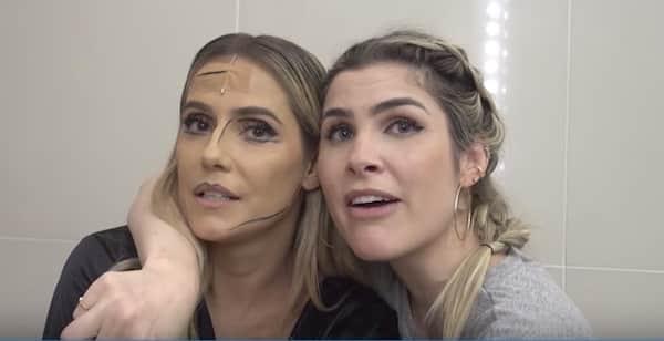 Deborah Secco e Julia Faria (Foto: Reprodução)