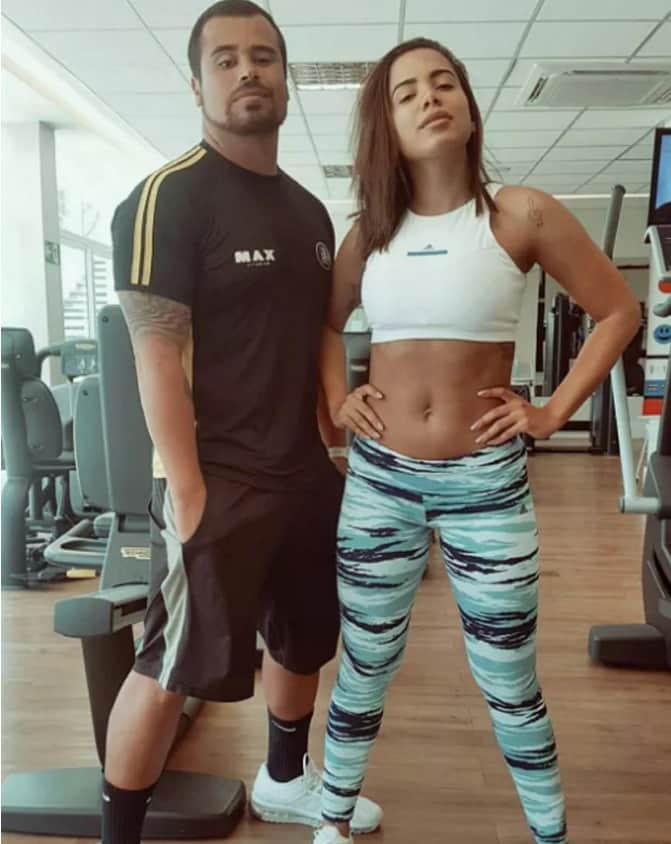A cantora Anitta e o seu personal A cantora Anitta e o seu personal