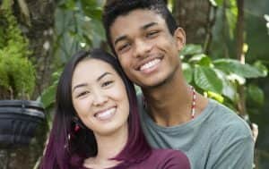 Tina (Ana Hikari) e Anderson (Juan Paiva) em 'Malhação: Viva a Diferença' (Foto: Globo/Marilia Cabral)