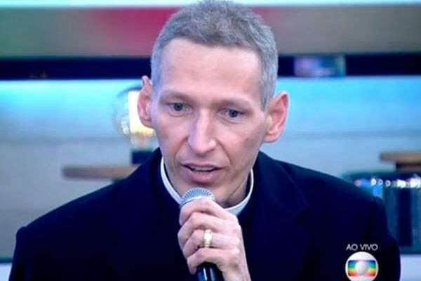 O padre Marcelo Rossi no "Encontro", da Globo. O padre Marcelo Rossi no "Encontro", da Globo.