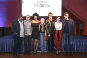 O elenco de Cidade Proibida no lançamento da série (Foto: Globo/Marilia Cabral/Mauricio Fidalgo) O elenco de Cidade Proibida no lançamento da série (Foto: Globo/Marilia Cabral/Mauricio Fidalgo)