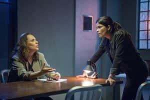 Arlete (Elizabeth Savalla) e Antônia (Vanessa Giácomo) em cena de 'Pega Pega' (Foto: Globo/Estevam Avellar) Arlete (Elizabeth Savalla) e Antônia (Vanessa Giácomo) em cena de 'Pega Pega' (Foto: Globo/Estevam Avellar)