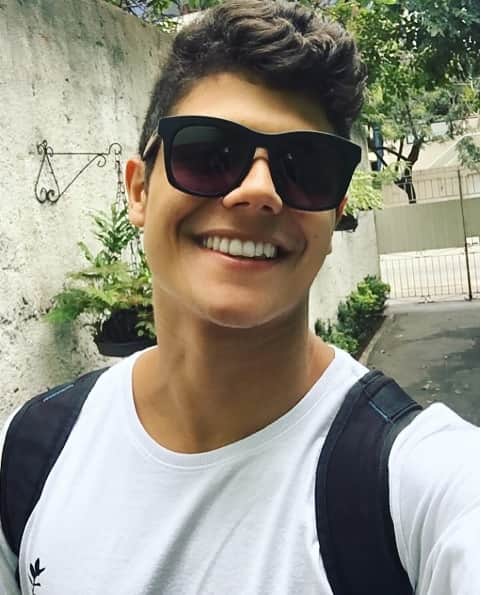 O bailarino Paulo Victor Souza. O bailarino Paulo Victor Souza.