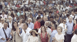 Elenco da Globo e músicos na vinheta de fim de ano da emissora (Foto: Divulgação/Globo) Elenco da Globo e músicos na vinheta de fim de ano da emissora (Foto: Divulgação/Globo)